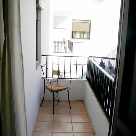 De 3 Apartment *